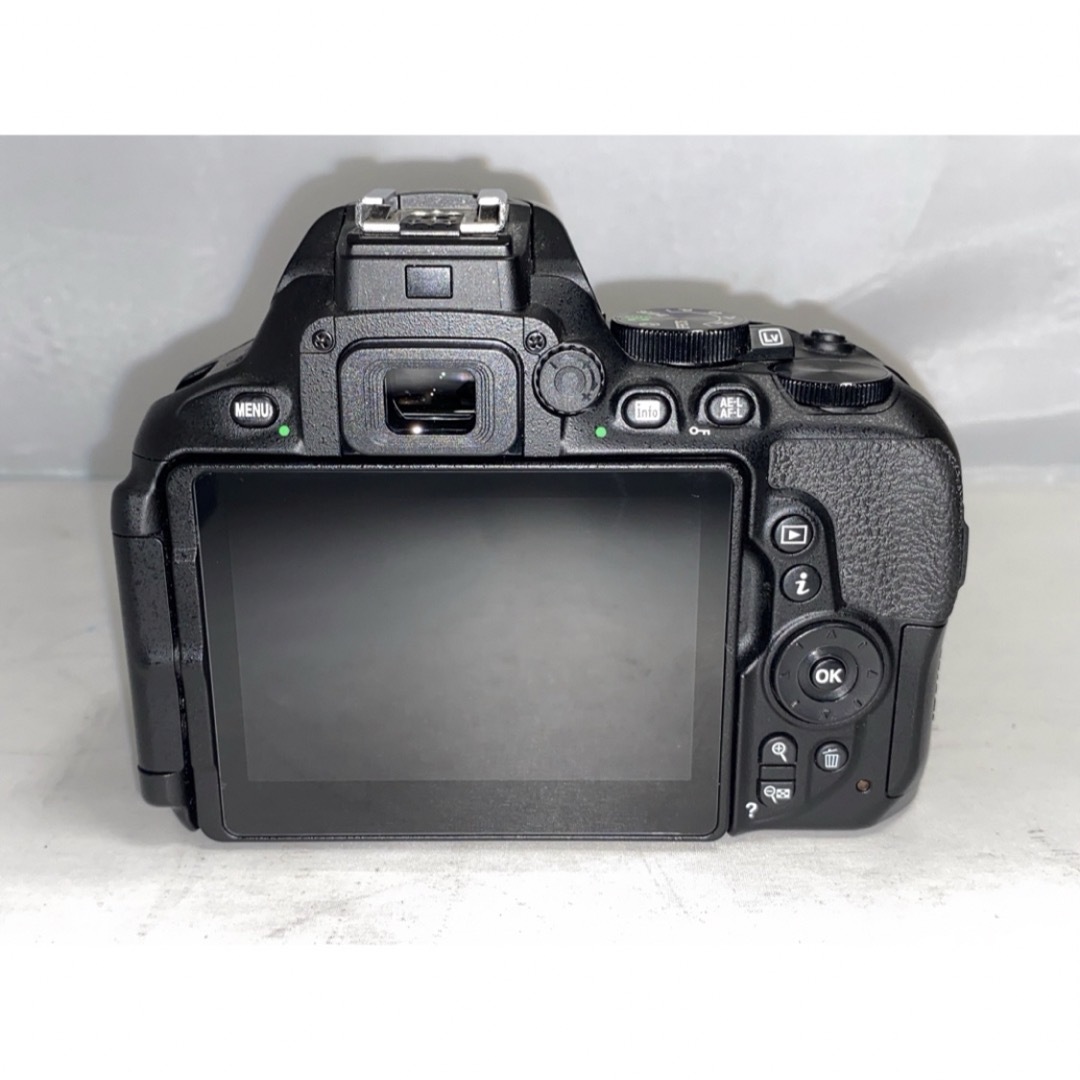 Nikon - 【最新機種!美品‼︎】Nikon D5600 18-55mm VR レンズ Nikon - 【最新機種!美品‼︎】Nikon D5600 18-55mm VR レンズ