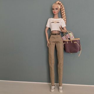 ポピーパーカー、ベージュパンツ(人形)