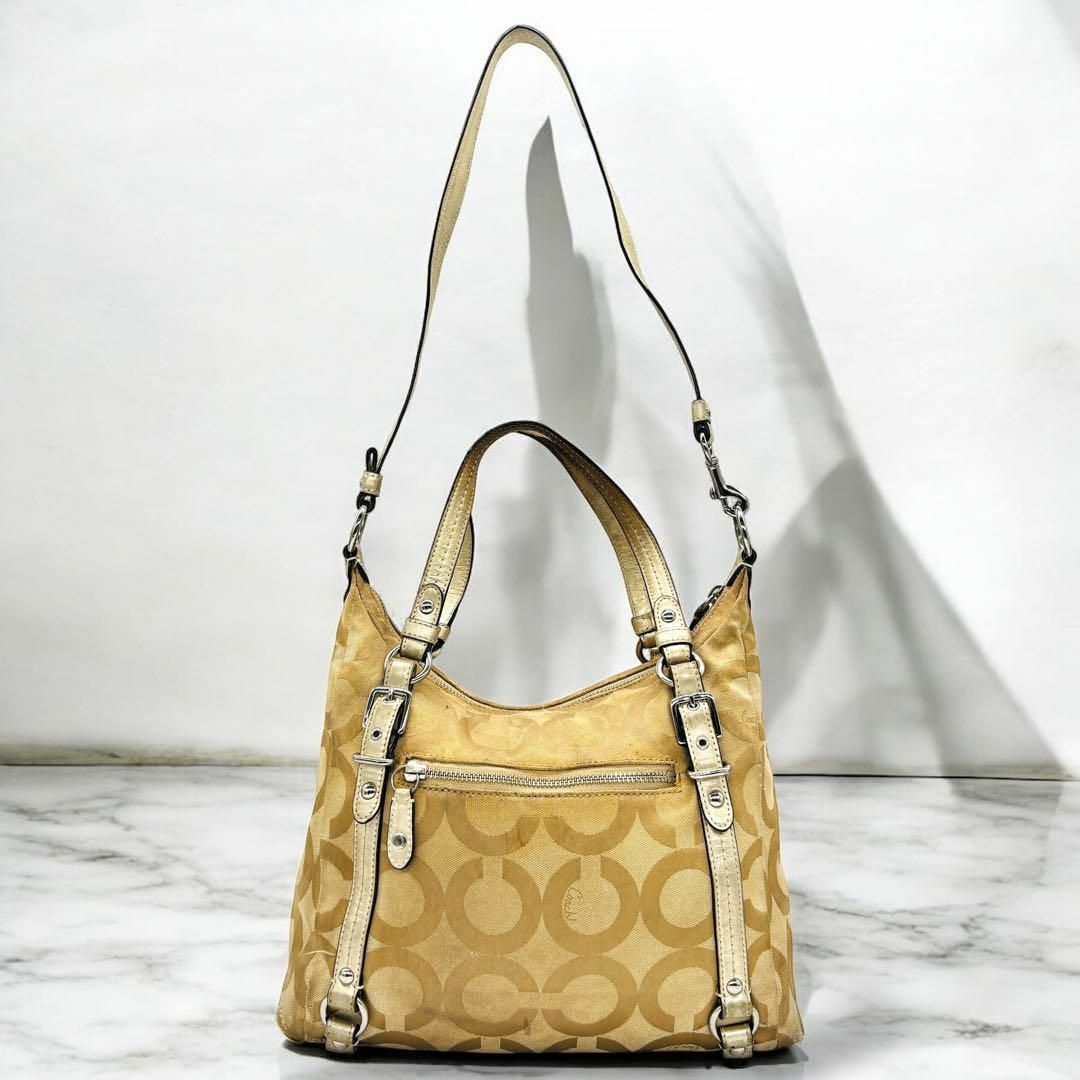 COACH - 【美品】チャーム付 COACH ベージュ シグネチャー 2WAY COACH - 【美品】チャーム付 COACH ベージュ シグネチャー 2WAY