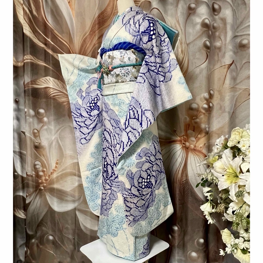 総絞り花柄 正絹振袖 着物 水色 はな柄 花柄 白 きもの美樂 総絞り花柄 正絹振袖 着物 水色 はな柄 花柄 白 きもの美樂