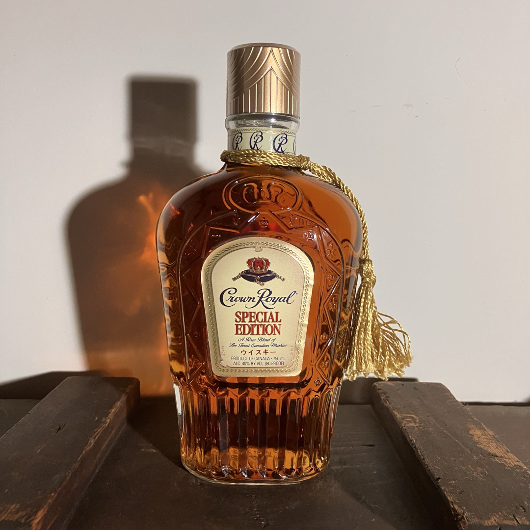 希少 Crown Royal クラウンローヤル スペシャル エディションの 希少 Crown Royal クラウンローヤル スペシャル エディションの