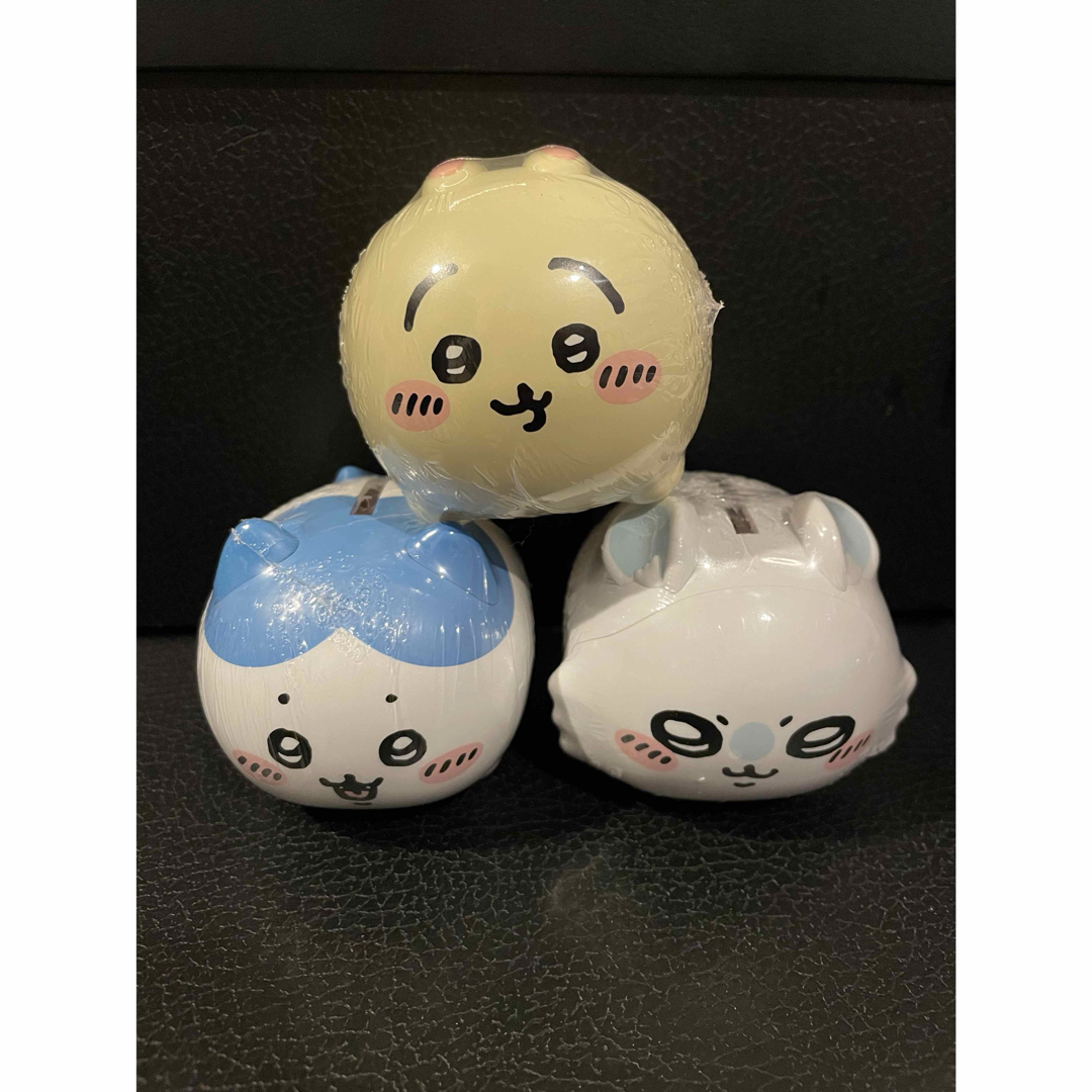 ちいかわ(チイカワ)のちいかわ 貯金箱 ガチャガチャ ハチワレ モモンガ うさぎ 3点セット エンタメ/ホビーのおもちゃ/ぬいぐるみ(キャラクターグッズ)の商品写真