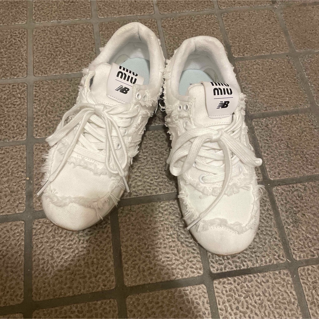 MIU MIU - New Balance Miu Miu ホワイト スニーカーの通販 by MIU MIU - New Balance Miu Miu ホワイト スニーカーの通販 by