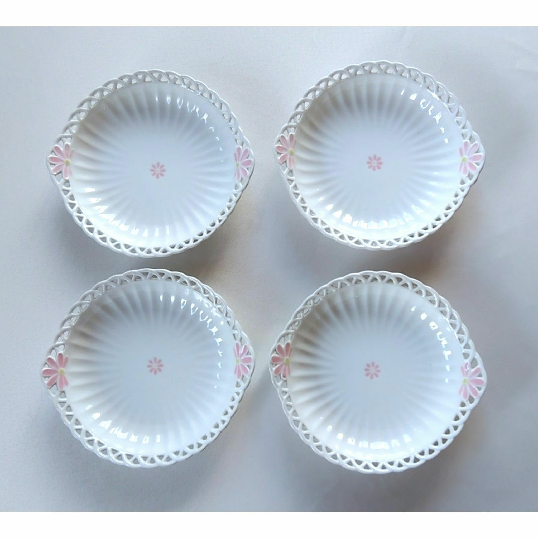 お花柄 持ち手付き陶器中皿 4枚セットの通販 by 木苺のパフェ's お花柄 持ち手付き陶器中皿 4枚セットの通販 by 木苺のパフェ's