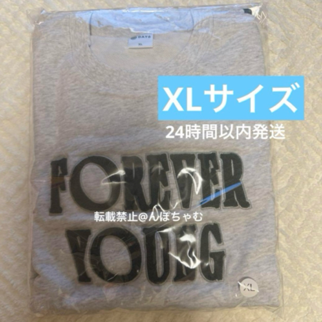 day6 マンツーマン sweatshirt 新品未開封 スウェット 日本限定 レディースのトップス(トレーナー/スウェット)の商品写真