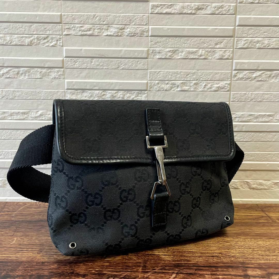 GUCCI - グッチ GGキャンバス レザー ウエスト ポーチ GUCCI - グッチ GGキャンバス レザー ウエスト ポーチ
