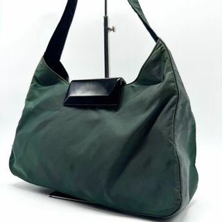 PRADA(グリーン・カーキ/緑色系)のフリマアイテム一覧 PRADA(グリーン・カーキ/緑色系)のフリマアイテム一覧