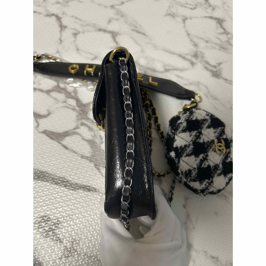 CHANEL - CHANEL ノベルティ スマホショルダー ミニバッグ 新品 CHANEL - CHANEL ノベルティ スマホショルダー ミニバッグ 新品