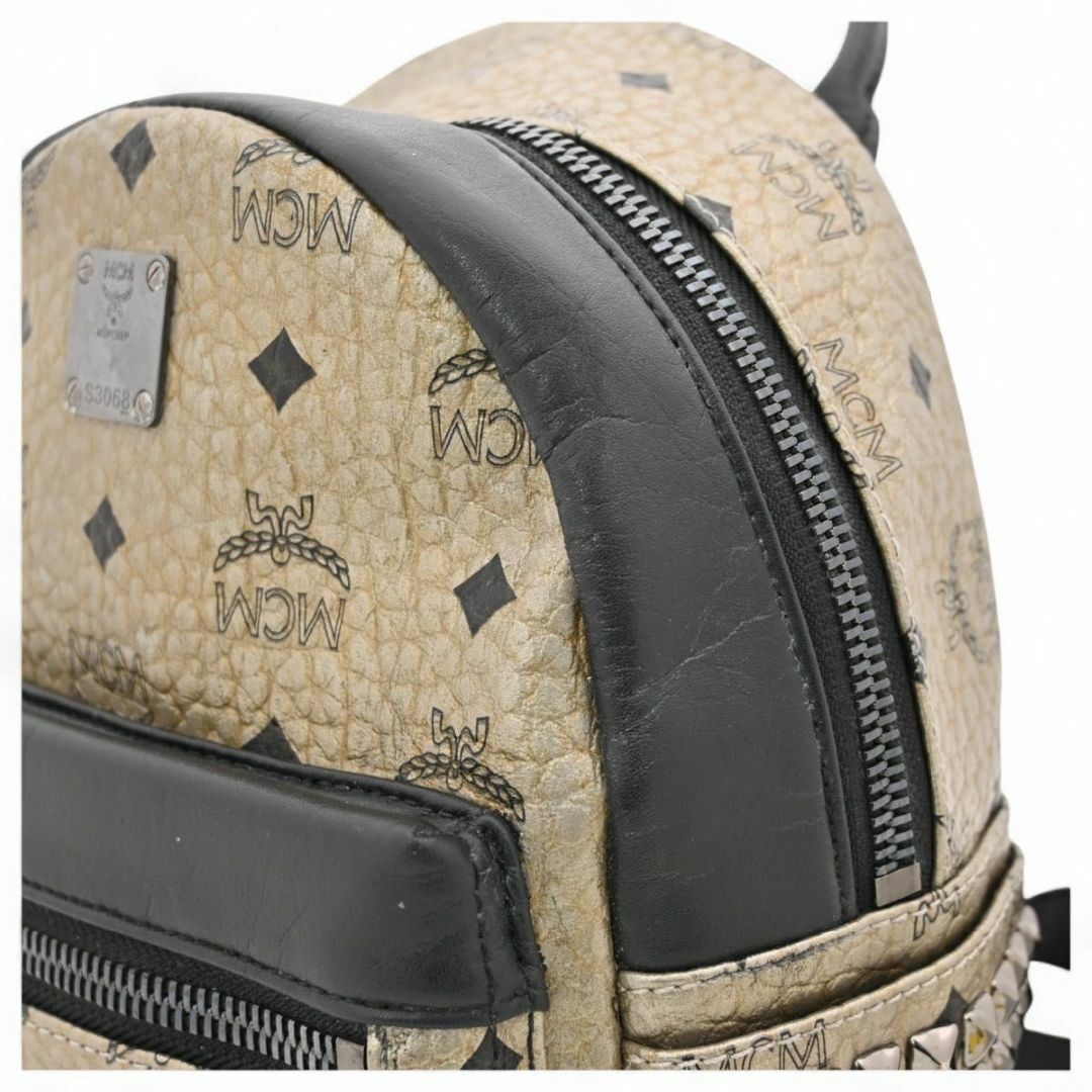 MCM - MCM ミニリュック ロゴ シルバー×スタッズ Bランク MCM - MCM ミニリュック ロゴ シルバー×スタッズ Bランク