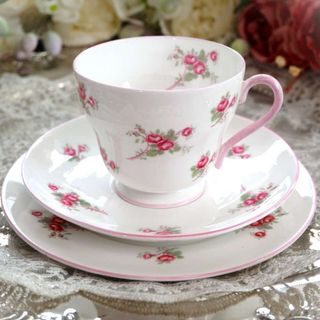 Royal Doulton(食器)のフリマアイテム一覧 Royal Doulton(食器)のフリマアイテム一覧