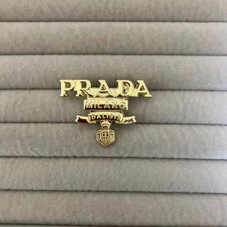 PRADA - PRADA ブローチの通販 by w.y's shop|プラダならラクマ PRADA - PRADA ブローチの通販 by w.y's shop|プラダならラクマ
