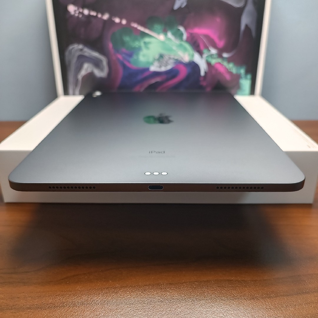 Apple - (美品) iPad Pro 11インチ 第ー世代 512GB キーボード Apple - (美品) iPad Pro 11インチ 第ー世代 512GB キーボード