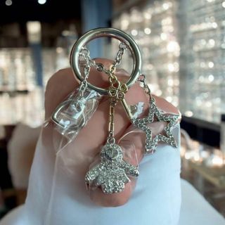 SWAROVSKI(ブローチ/コサージュ)のフリマアイテム一覧 SWAROVSKI(ブローチ/コサージュ)のフリマアイテム一覧
