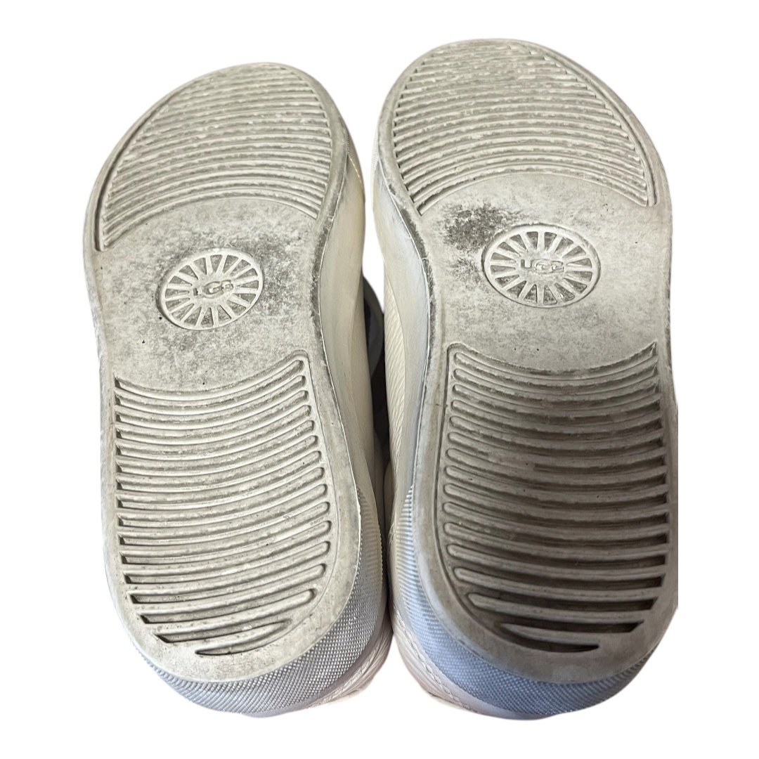 UGG - UGG レザー 厚底 スニーカー 23cm 美品の通販 by UGG - UGG レザー 厚底 スニーカー 23cm 美品の通販 by