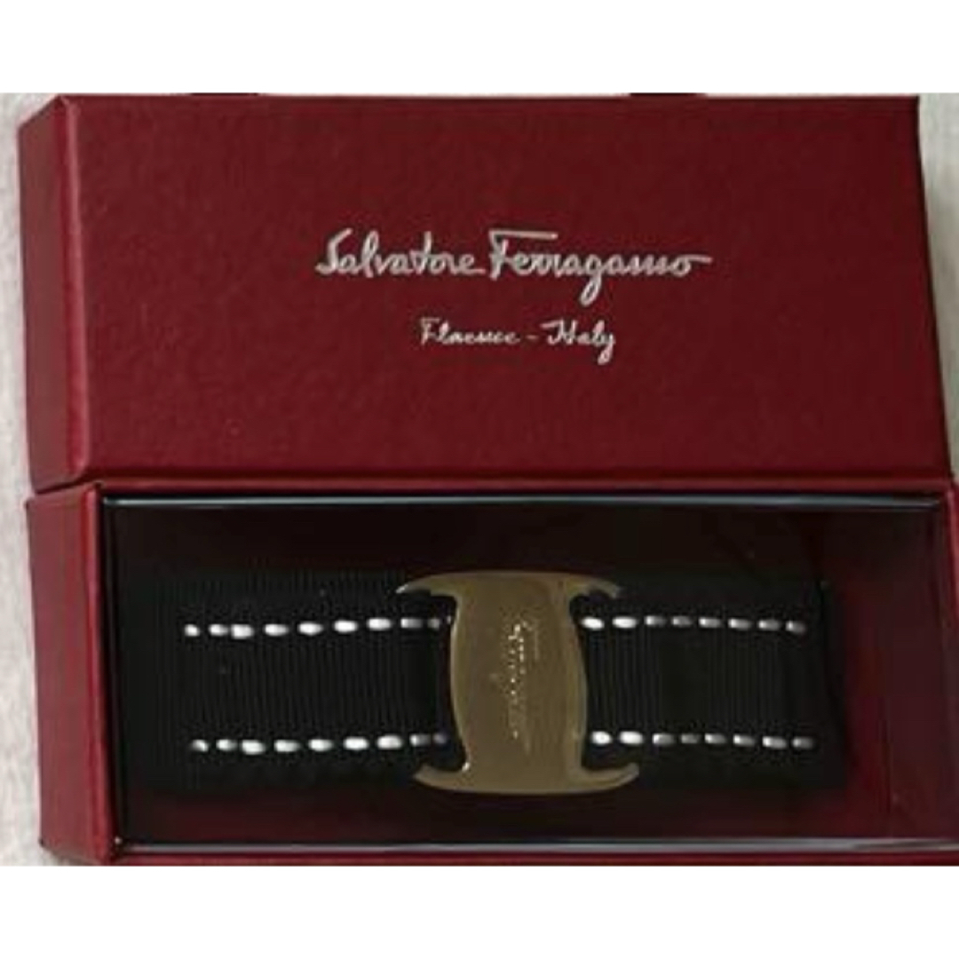 Salvatore Ferragamo(サルヴァトーレフェラガモ)のフェラガモ バレッタ ゴールド レディースのヘアアクセサリー(バレッタ/ヘアクリップ)の商品写真