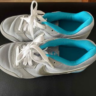 PRADA - シルバースニーカーの通販 by furami23's shop|プラダ PRADA - シルバースニーカーの通販 by furami23's shop|プラダ
