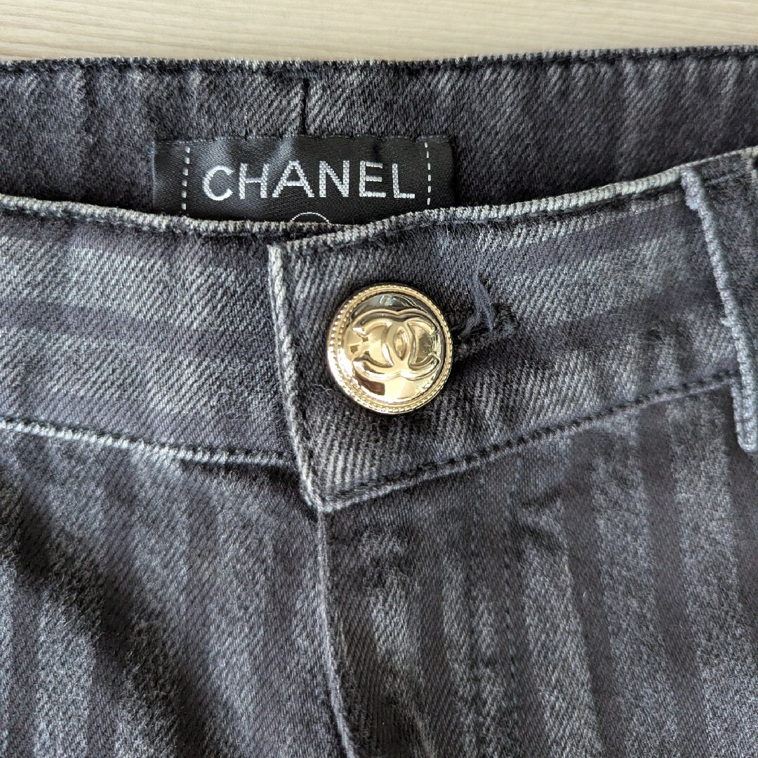 CHANEL - シャネル デニム 黒ストライプ 38の通販 by kirika's CHANEL - シャネル デニム 黒ストライプ 38の通販 by kirika's