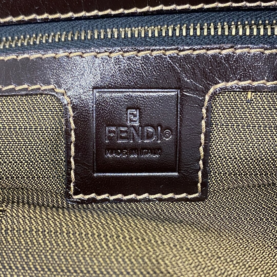 FENDI - 【5dc4789】フェンディ ショルダーバッグ ズッカ FENDI - 【5dc4789】フェンディ ショルダーバッグ ズッカ
