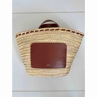 A.P.C(かごバッグ/ストローバッグ)のフリマアイテム一覧 A.P.C(かごバッグ/ストローバッグ)のフリマアイテム一覧