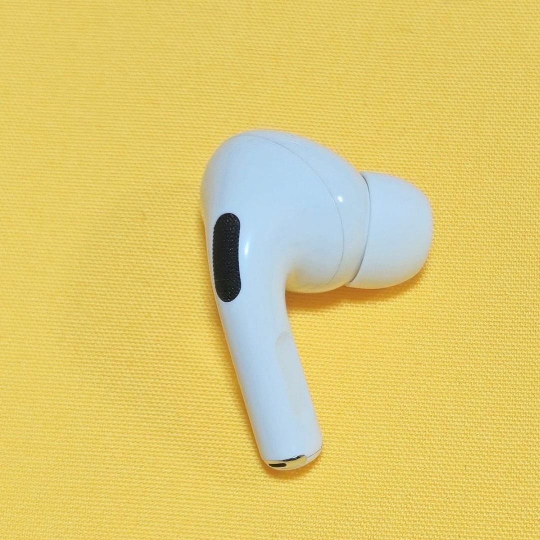 Apple - 美品!AirPods Pro 第1世代 右耳 A2083 イヤホンの通販 Apple - 美品!AirPods Pro 第1世代 右耳 A2083 イヤホンの通販