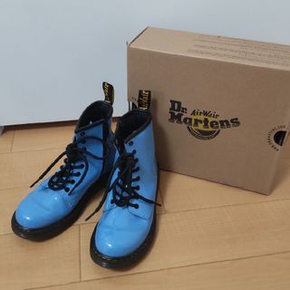Dr.Martens(ブルー・ネイビー/青色系)のフリマアイテム一覧 Dr.Martens(ブルー・ネイビー/青色系)のフリマアイテム一覧