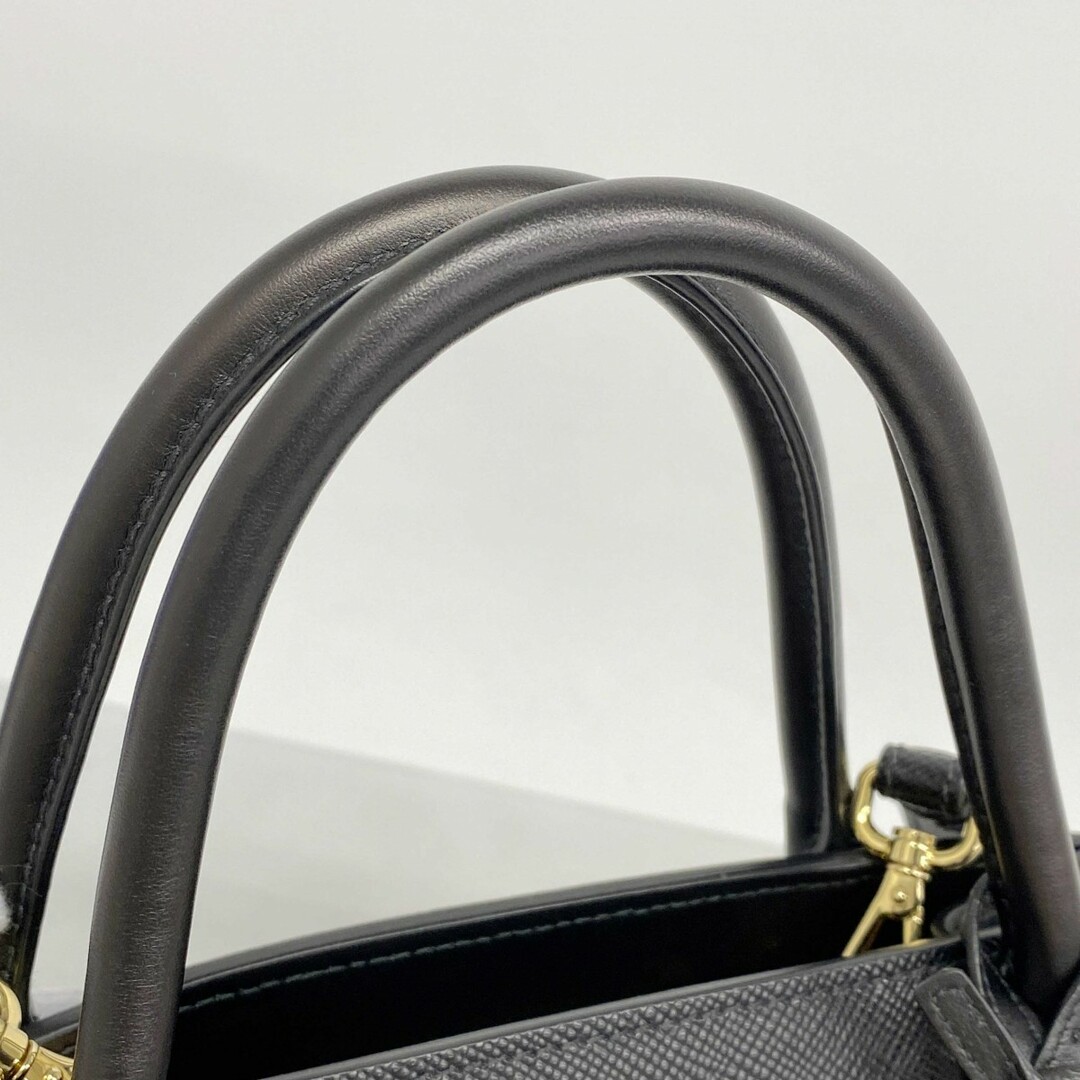 PRADA - 【5dc4895】プラダ ハンドバッグ モノクローム レザー PRADA - 【5dc4895】プラダ ハンドバッグ モノクローム レザー