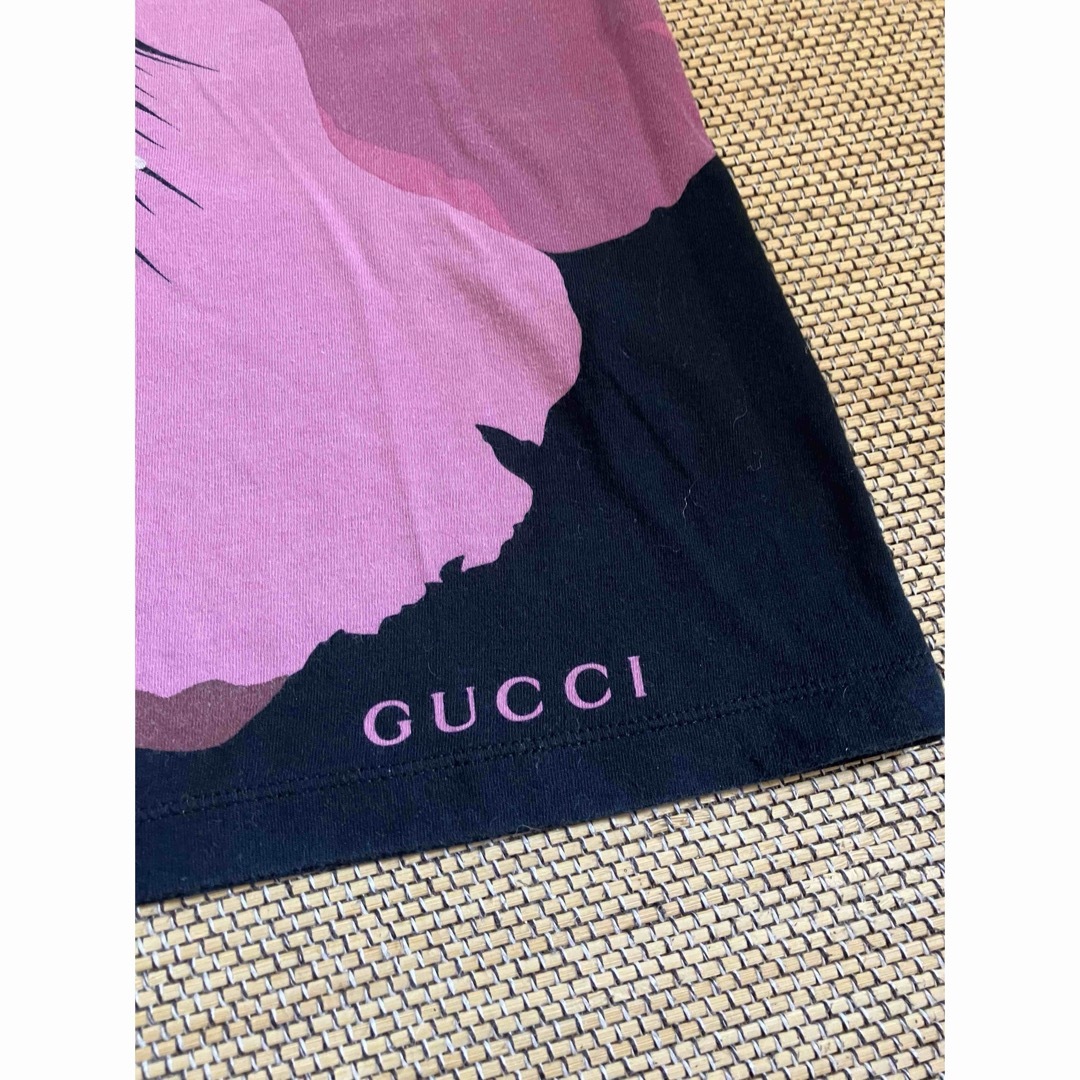 GUCCI - GUCCI グッチ フラワープリント 半袖 Tシャツ ブラック GUCCI - GUCCI グッチ フラワープリント 半袖 Tシャツ ブラック