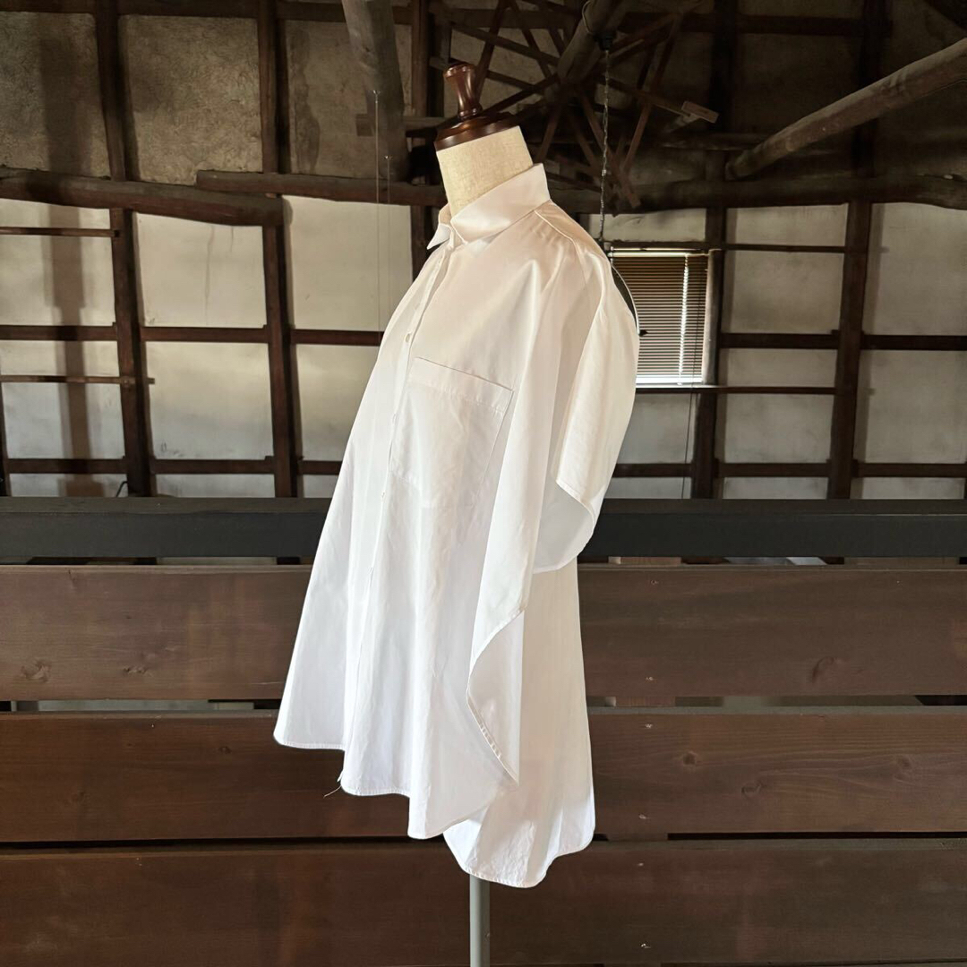 VALENTINO - 良品 VALENTINO オーバーサイズ ケープ ポンチョ VALENTINO - 良品 VALENTINO オーバーサイズ ケープ ポンチョ