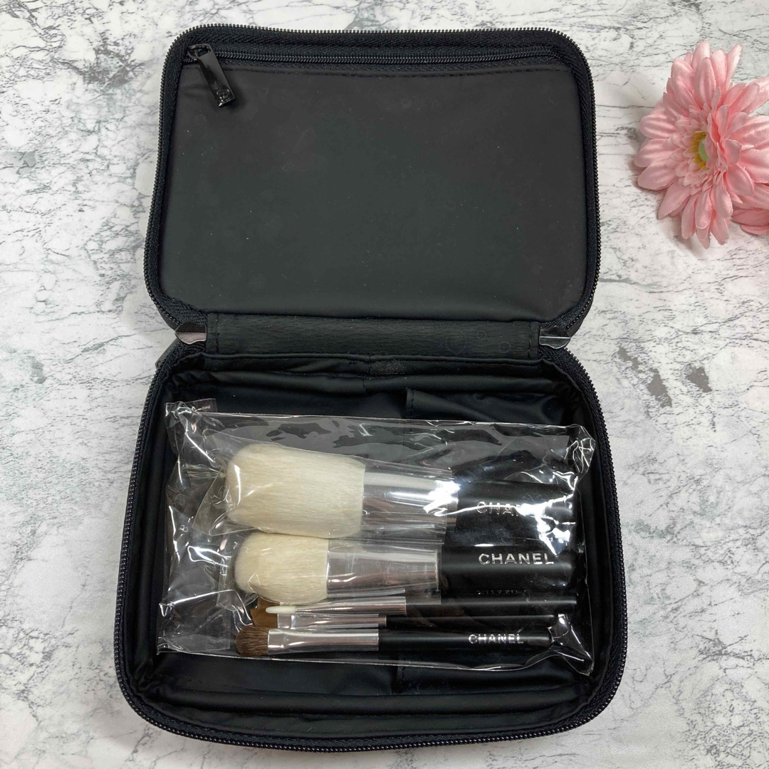 CHANEL - 【CHANEL✨未使用】レ ミニ ドゥ シャネル❤︎ポーチ CHANEL - 【CHANEL✨未使用】レ ミニ ドゥ シャネル❤︎ポーチ