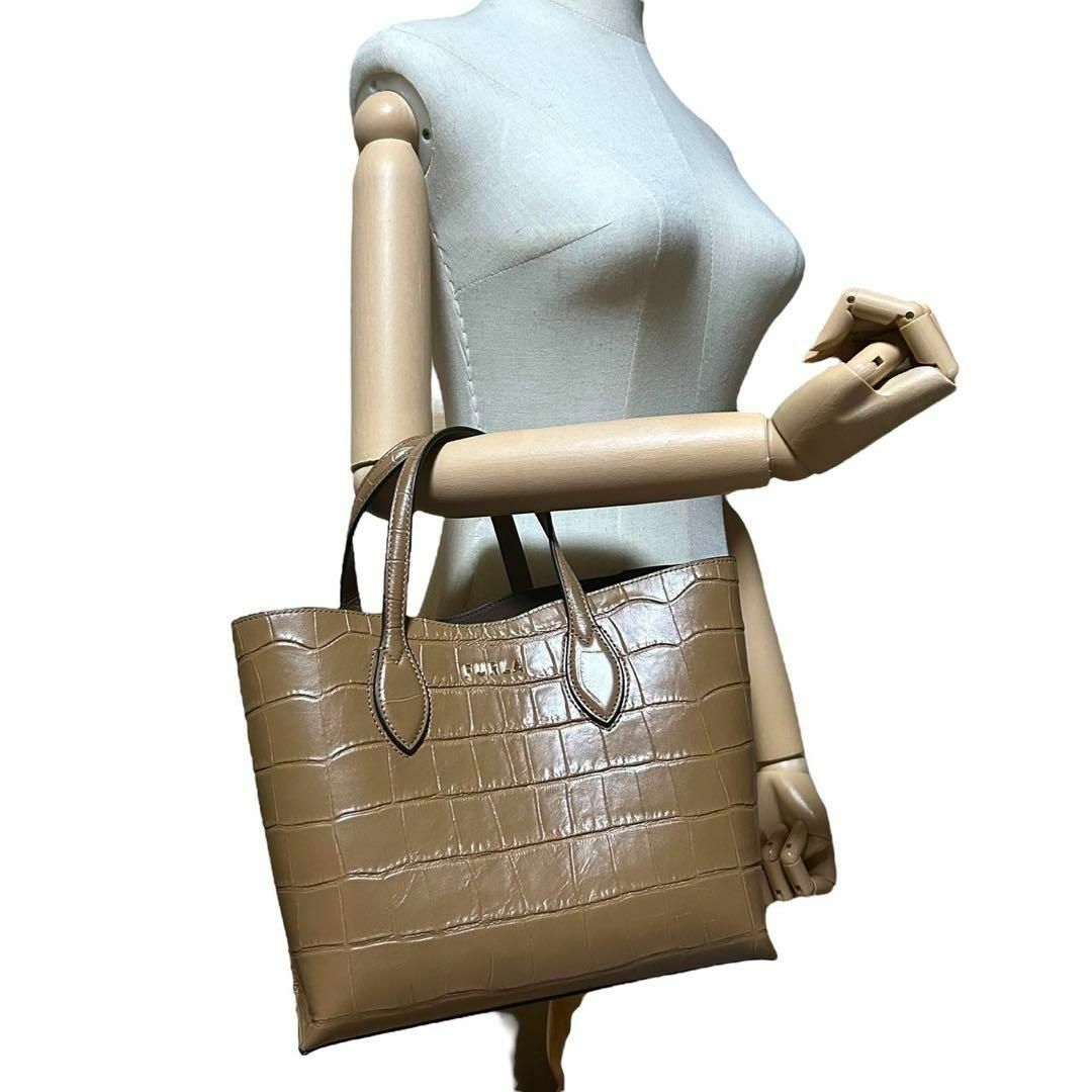 FURLA - 現行近 美品 フルラ ハンドバッグ 手さげ クロコ型押し FURLA - 現行近 美品 フルラ ハンドバッグ 手さげ クロコ型押し