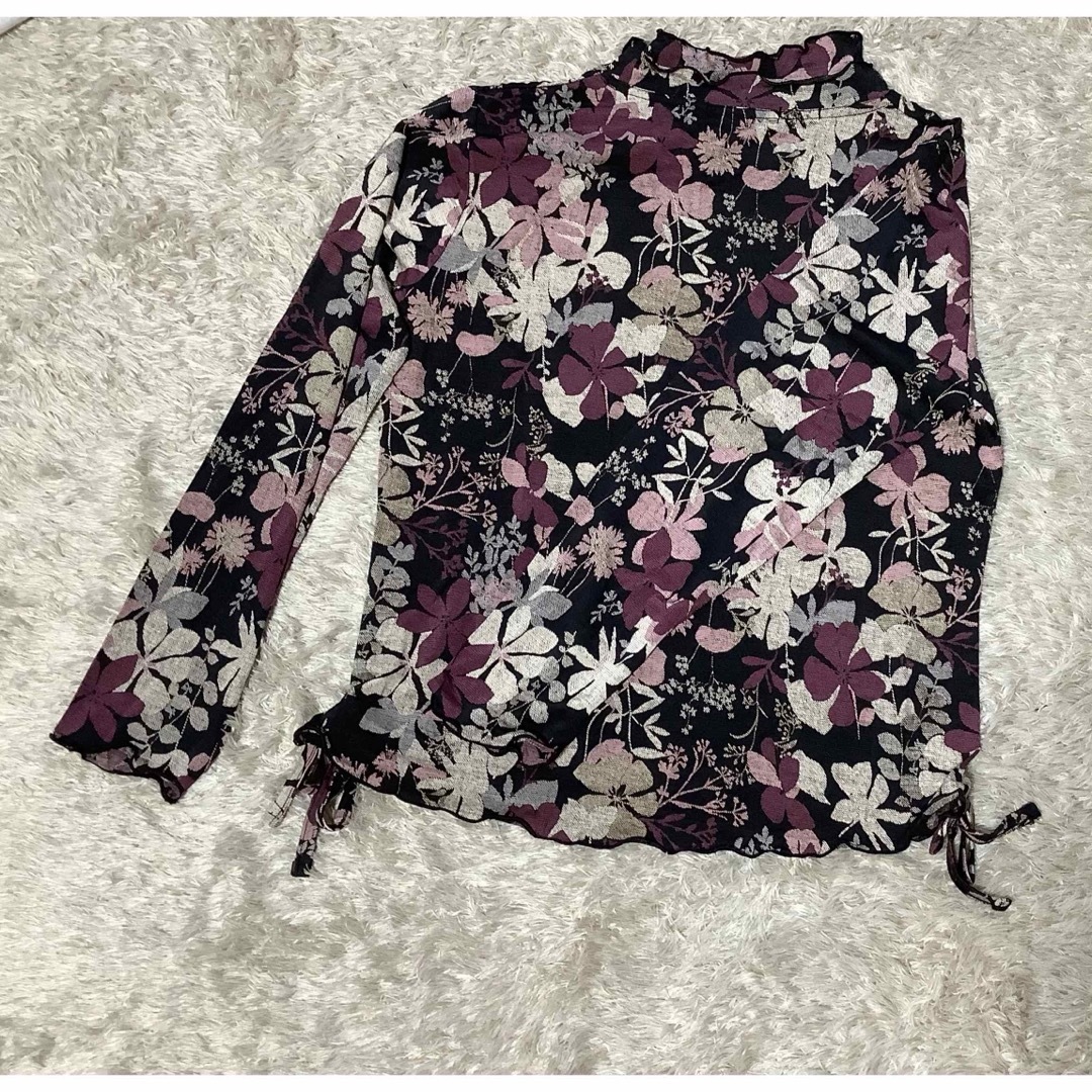 BELL BRIDE 長袖カットソー 花柄 ブラック系の通販 by runa's BELL BRIDE 長袖カットソー 花柄 ブラック系の通販 by runa's