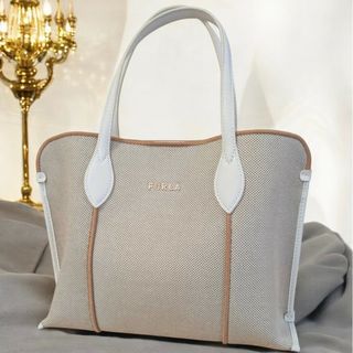 FURLA(トートバッグ)のフリマアイテム一覧 FURLA(トートバッグ)のフリマアイテム一覧
