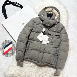 MONCLER(ダウンジャケット ・ グレー/灰色系)のフリマアイテム一覧 MONCLER(ダウンジャケット ・ グレー/灰色系)のフリマアイテム一覧