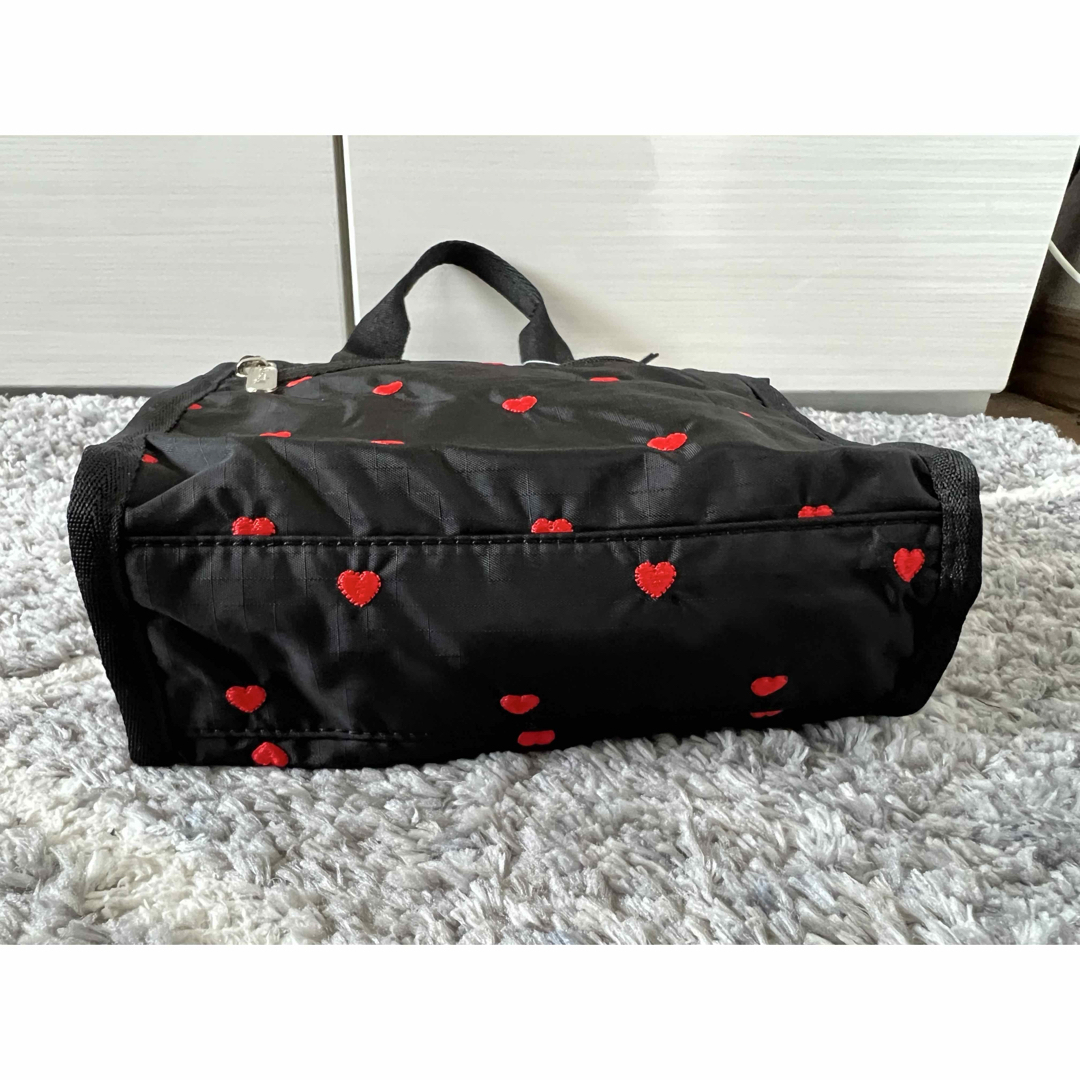 LeSportsac - レスポートサック 刺繍 ハート ❤️ ショルダー LeSportsac - レスポートサック 刺繍 ハート ❤️ ショルダー