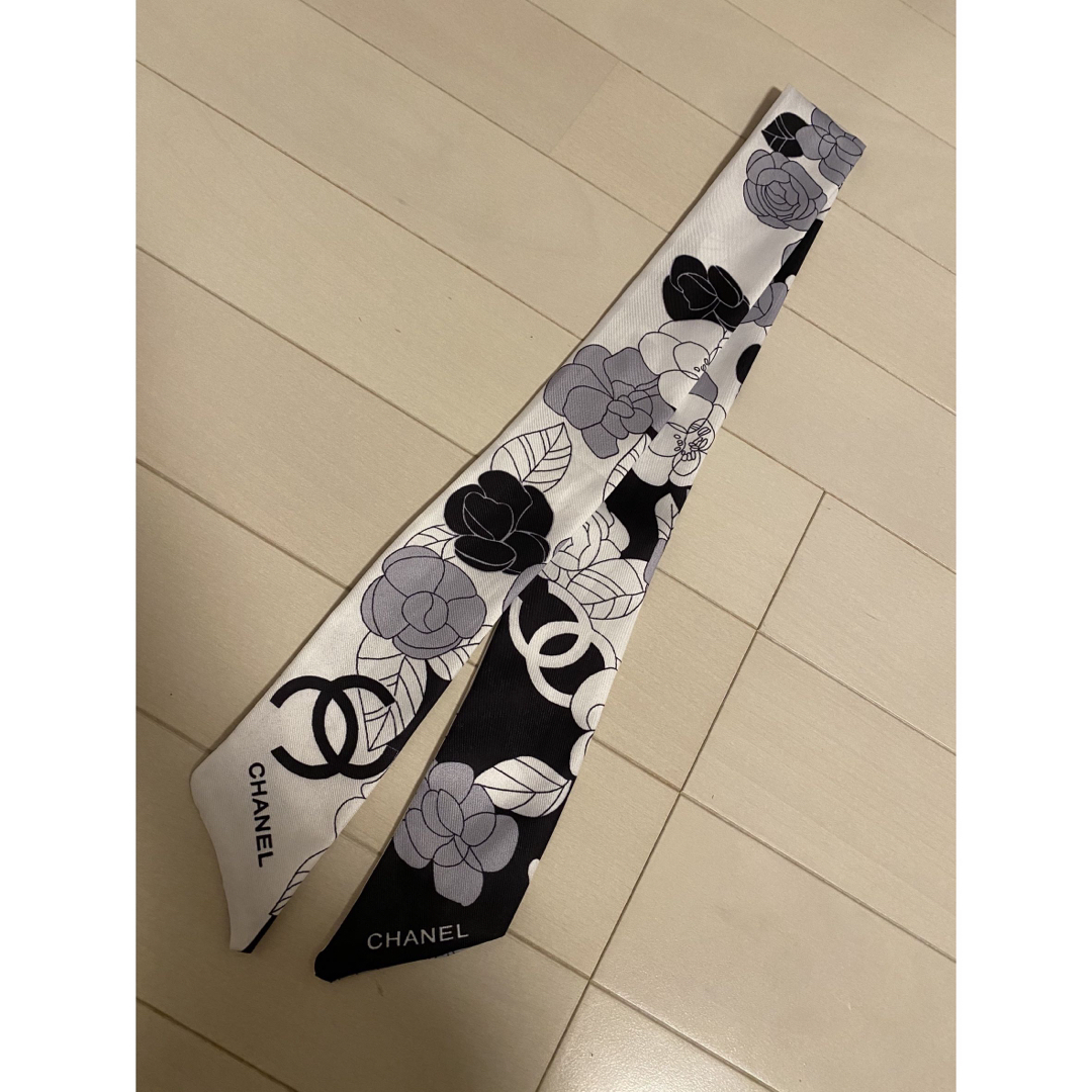 CHANEL - CHANEL 花柄 スカーフの通販 by みーちゃん's shop CHANEL - CHANEL 花柄 スカーフの通販 by みーちゃん's shop