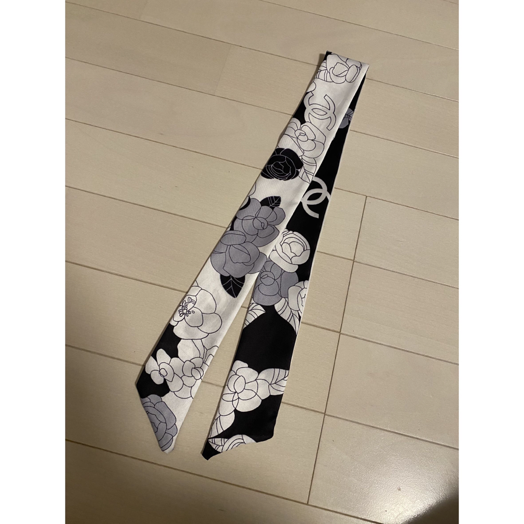 CHANEL - CHANEL 花柄 スカーフの通販 by みーちゃん's shop CHANEL - CHANEL 花柄 スカーフの通販 by みーちゃん's shop