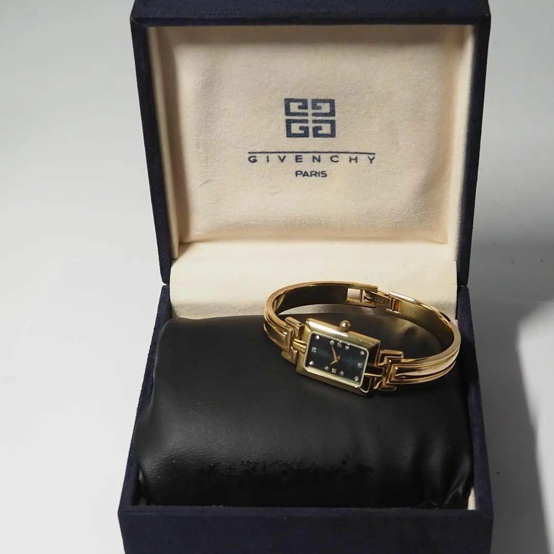 GIVENCHY - 美品 ジバンシイ ゴールド ネイビー文字盤 12Pダイヤ GIVENCHY - 美品 ジバンシイ ゴールド ネイビー文字盤 12Pダイヤ