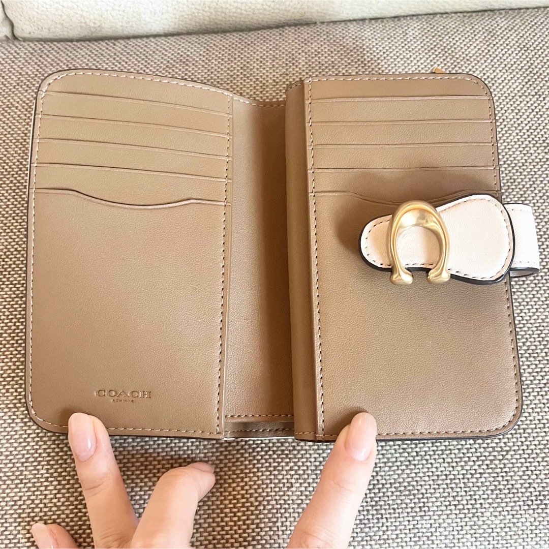 COACH - 美品 COACH タビー ミディアム ウォレット 財布 2つ折り COACH - 美品 COACH タビー ミディアム ウォレット 財布 2つ折り