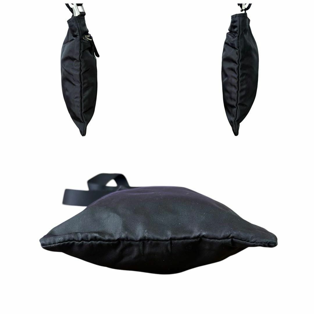 PRADA - PRADA ショルダーバッグ サコッシュ ナイロン 三角ロゴ PRADA - PRADA ショルダーバッグ サコッシュ ナイロン 三角ロゴ