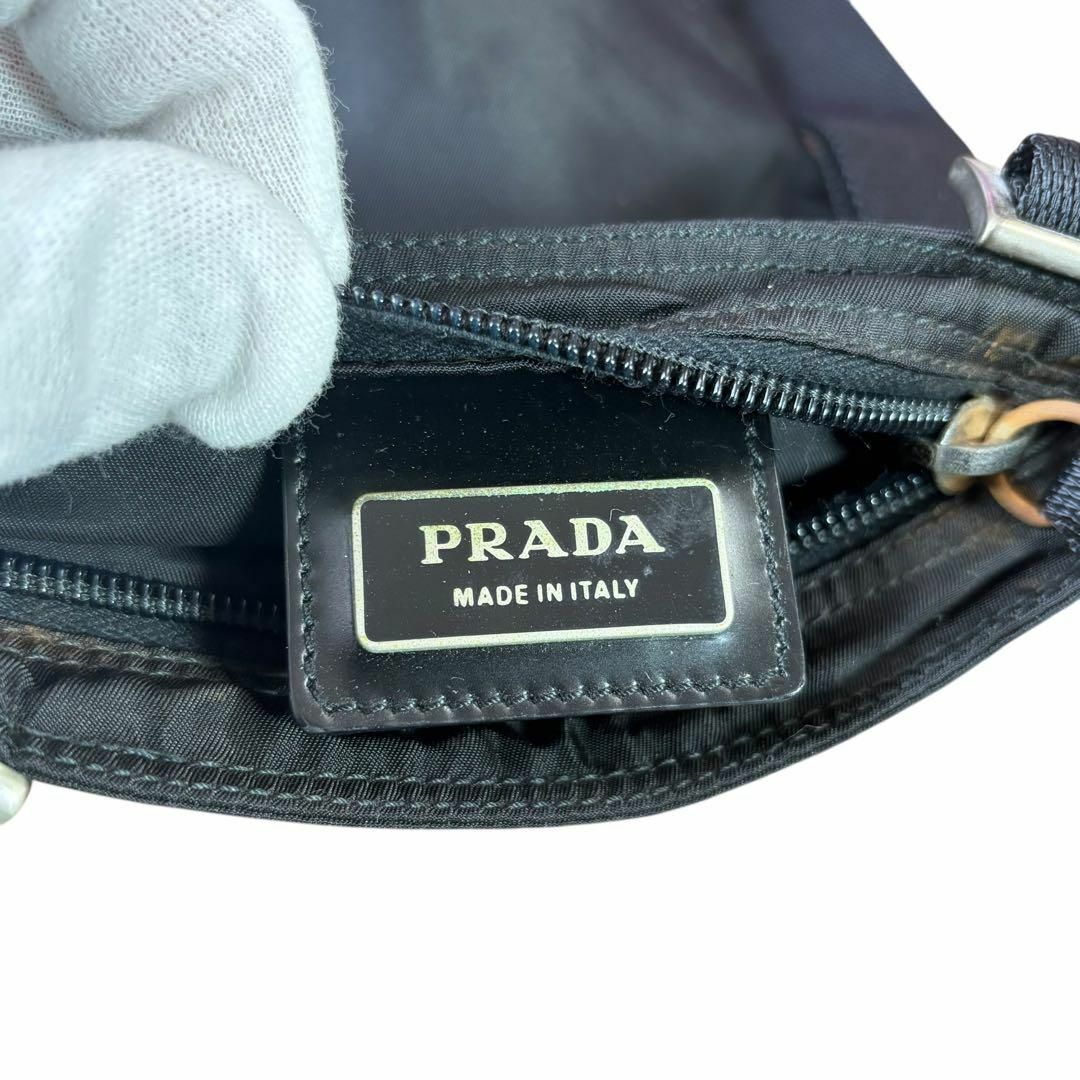 PRADA - PRADA ショルダーバッグ サコッシュ ナイロン 三角ロゴ PRADA - PRADA ショルダーバッグ サコッシュ ナイロン 三角ロゴ