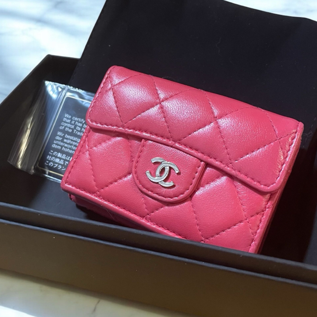 CHANEL - CHANELシャネル マトラッセ 三つ折り ミニウォレット CHANEL - CHANELシャネル マトラッセ 三つ折り ミニウォレット