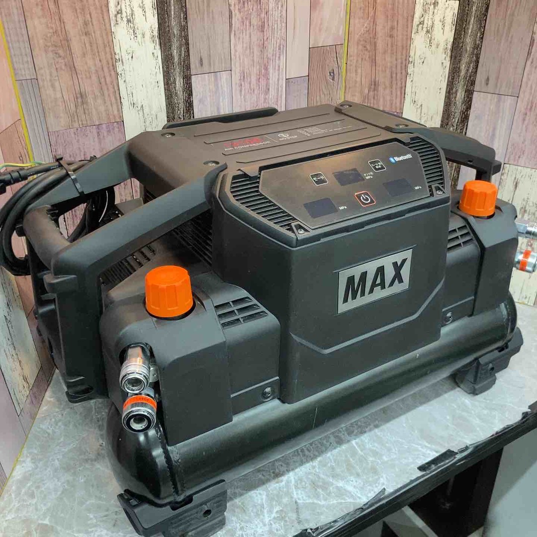 ☆マックス(MAX) エアコンプレッサー AK-HH1310E_ブラック【八潮 ☆マックス(MAX) エアコンプレッサー AK-HH1310E_ブラック【八潮