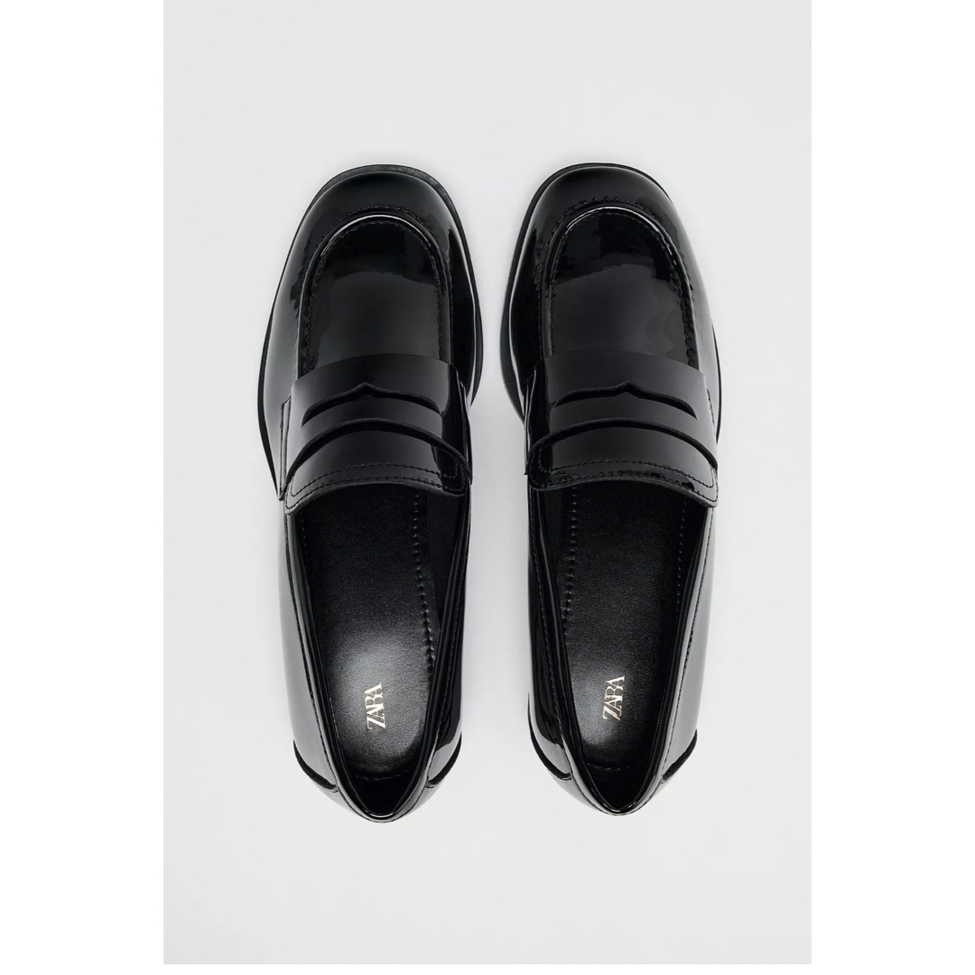 ZARA - 完売品 ZARA エナメル風ローファー 36サイズ(23.5cm)新品 ZARA - 完売品 ZARA エナメル風ローファー 36サイズ(23.5cm)新品
