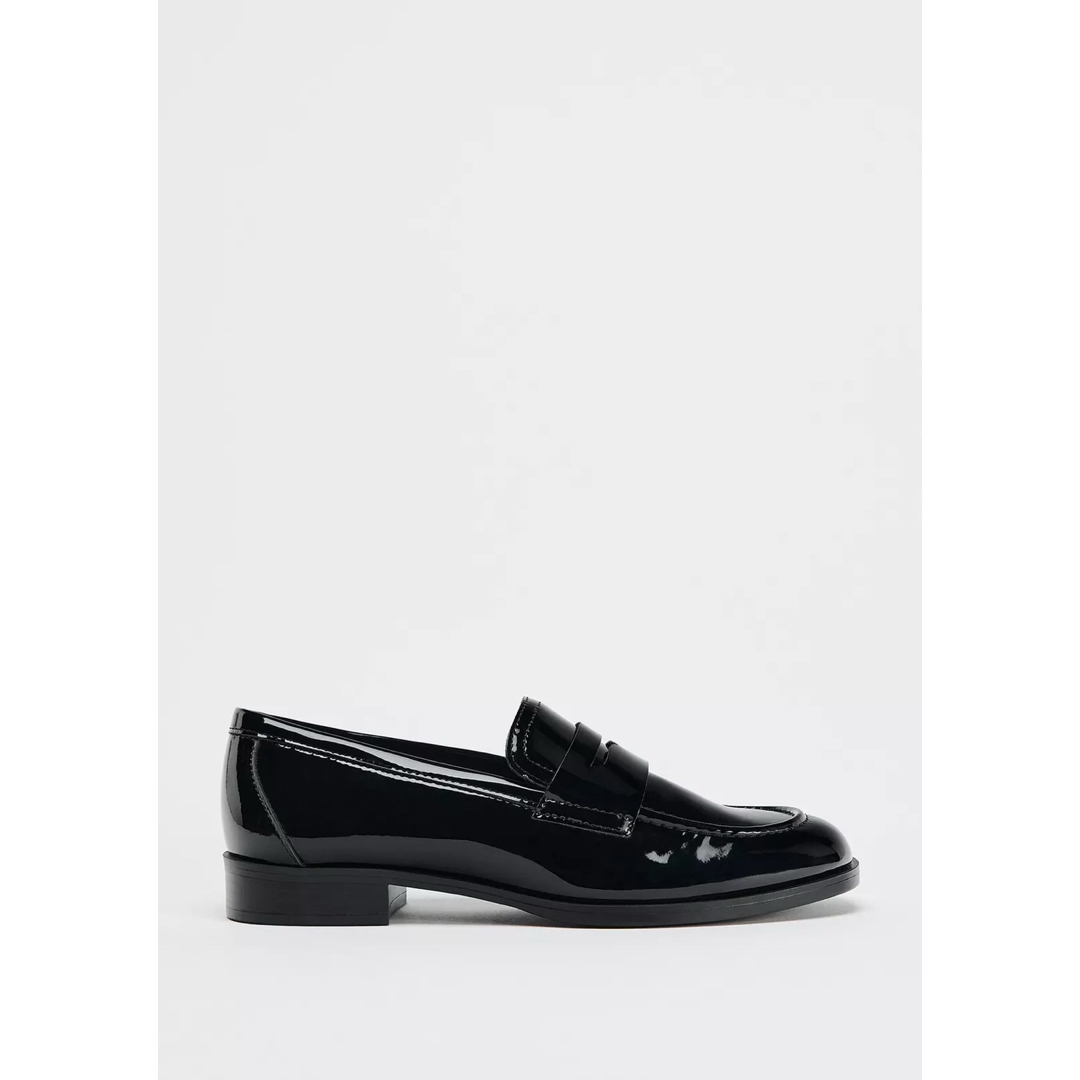 ZARA - 完売品 ZARA エナメル風ローファー 36サイズ(23.5cm)新品 ZARA - 完売品 ZARA エナメル風ローファー 36サイズ(23.5cm)新品