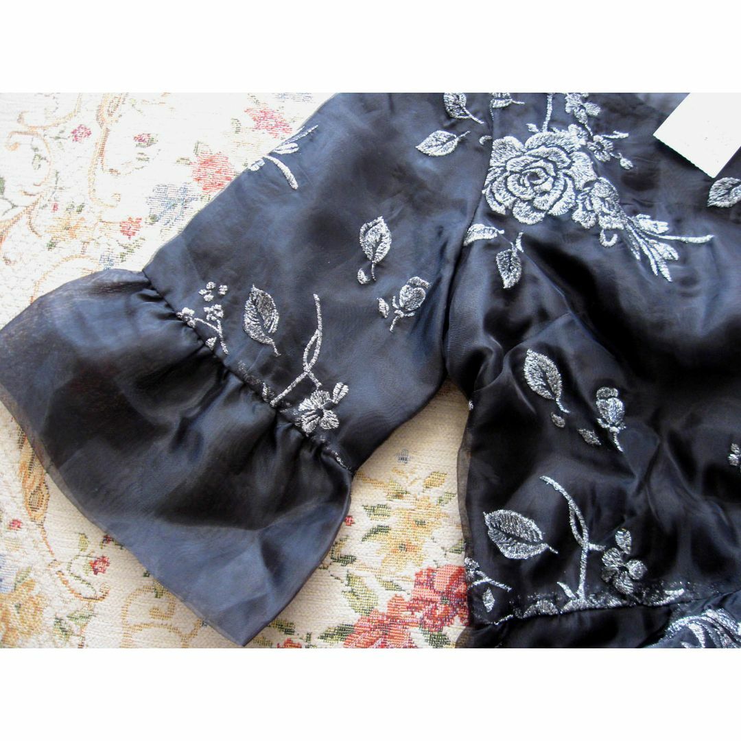LAURA ASHLEY - ローラアシュレイ オーガンジー花柄刺繍 LAURA ASHLEY - ローラアシュレイ オーガンジー花柄刺繍