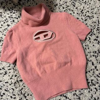 DIESEL - 【新品】diesel ディーゼル ロゴプレート ニット 長袖 DIESEL - 【新品】diesel ディーゼル ロゴプレート ニット 長袖