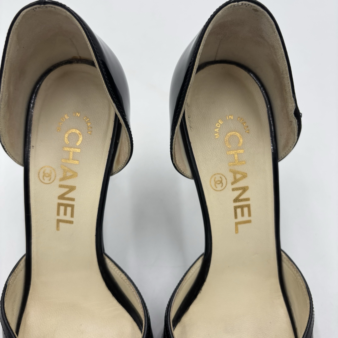 CHANEL - CHANEL シャネル ココマーク パテントレザーパンプス CHANEL - CHANEL シャネル ココマーク パテントレザーパンプス