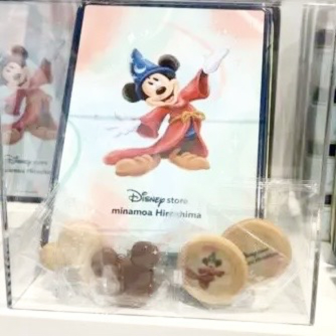 Disney(ディズニー)の匿名配送 ディズニーストア クッキー クッキー缶 お土産 ミナモア 広島 限定 エンタメ/ホビーのおもちゃ/ぬいぐるみ(キャラクターグッズ)の商品写真