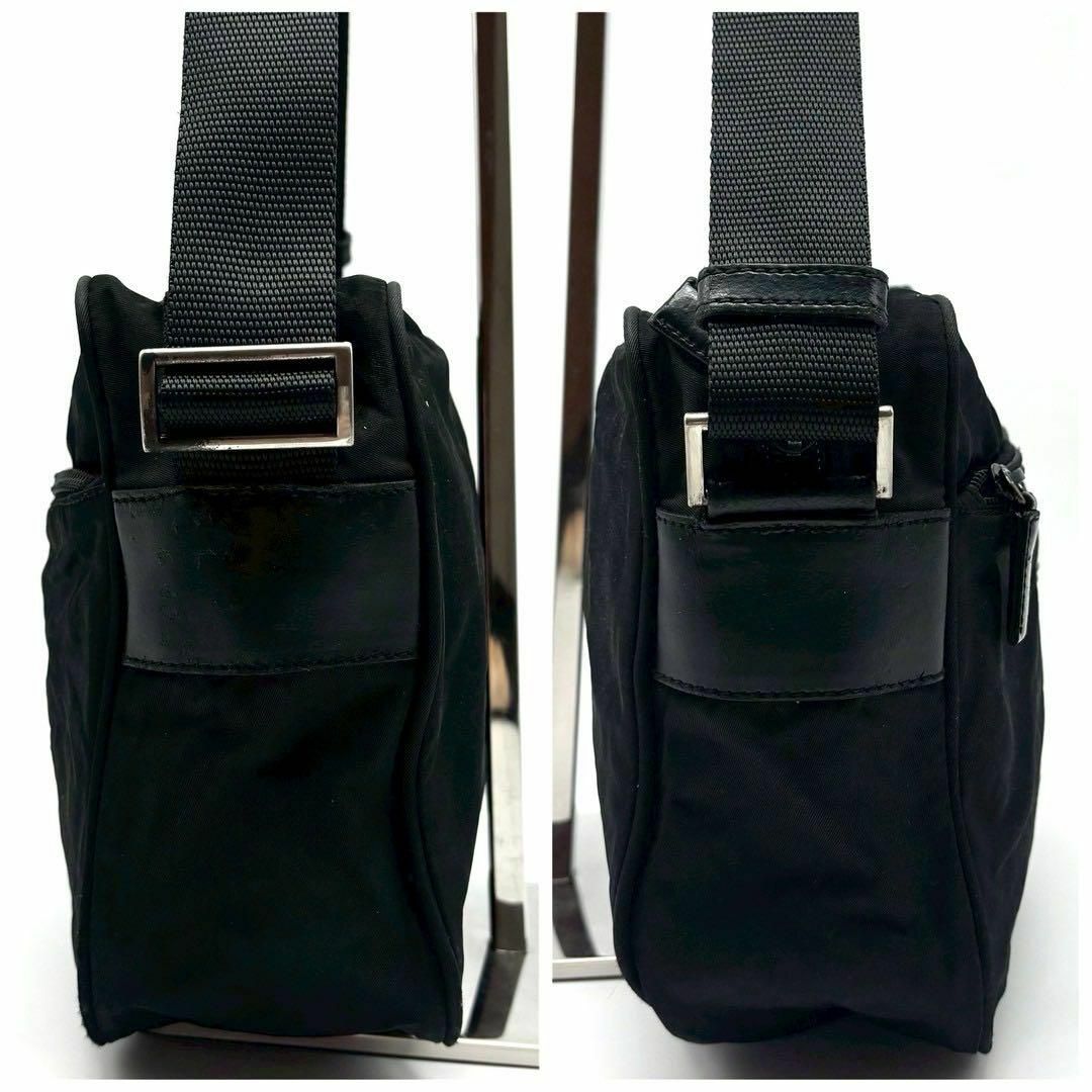 PRADA - 【美品】プラダ ショルダーバッグ カメラバッグ 三角 PRADA - 【美品】プラダ ショルダーバッグ カメラバッグ 三角