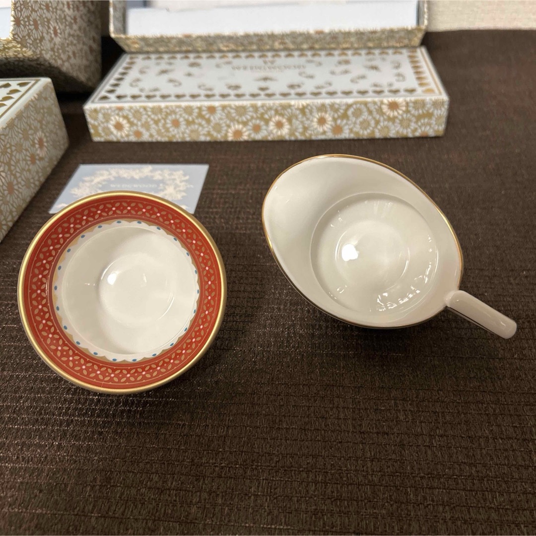 WEDGWOOD - ウェッジウッド クイーンオブハート ティーポット WEDGWOOD - ウェッジウッド クイーンオブハート ティーポット